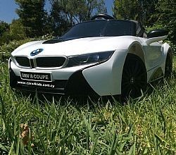 BMW i8 White with 2.4G R/C under License